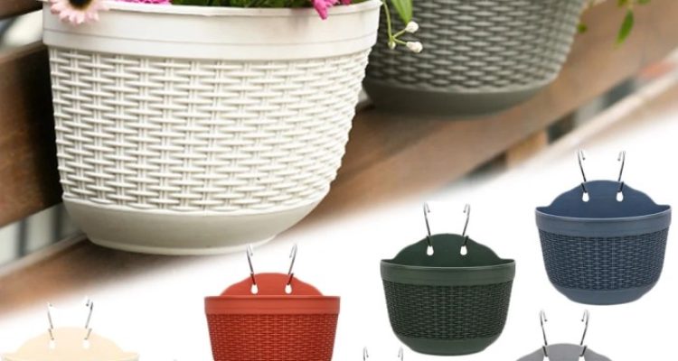 Small hanging plant pots